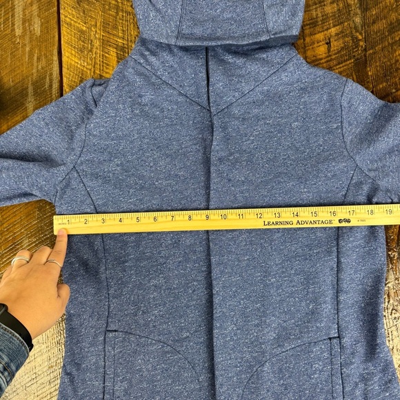 The North Face Women’s Medium Blue Hoodie Sweatshirt Cardigan with Thumb Holes - Picture 6 of 12